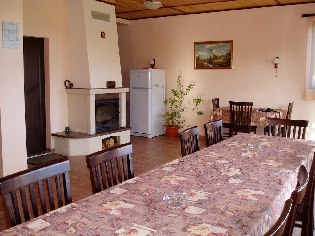 Villa Prolet General-Kantardzhievo Δωμάτιο φωτογραφία