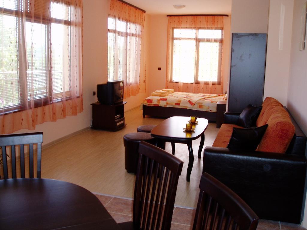 Villa Prolet General-Kantardzhievo Δωμάτιο φωτογραφία